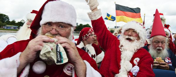 Santas from all over the world gather on July 18, 2016 for the 59th World Santa Convention - Sputnik Afrique