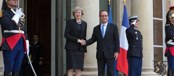 Встреча премьер-министра Великобритании Терезы Мэй и президента Франции Франсуа Олланда - Sputnik Afrique