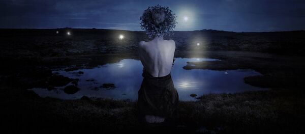 L I G H T E L F L I G H T E L F - Sputnik Afrique