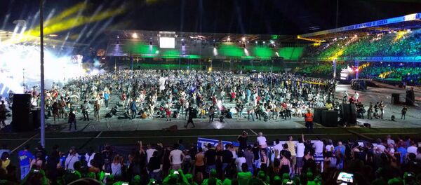 1.200 musiciens reprennent Smells like teen spirit - Sputnik Afrique