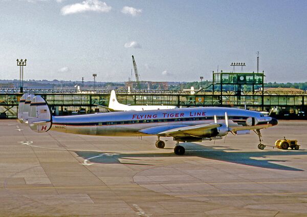 Un Lockheed L-1049H Super Constellation (archive photo) Un Lockheed L-1049H Super Constellation (archive photo) - Sputnik Afrique