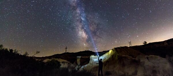 Ces étoiles de notre galaxie qui dansent la ronde à une vitesse vertigineuse - Sputnik Afrique