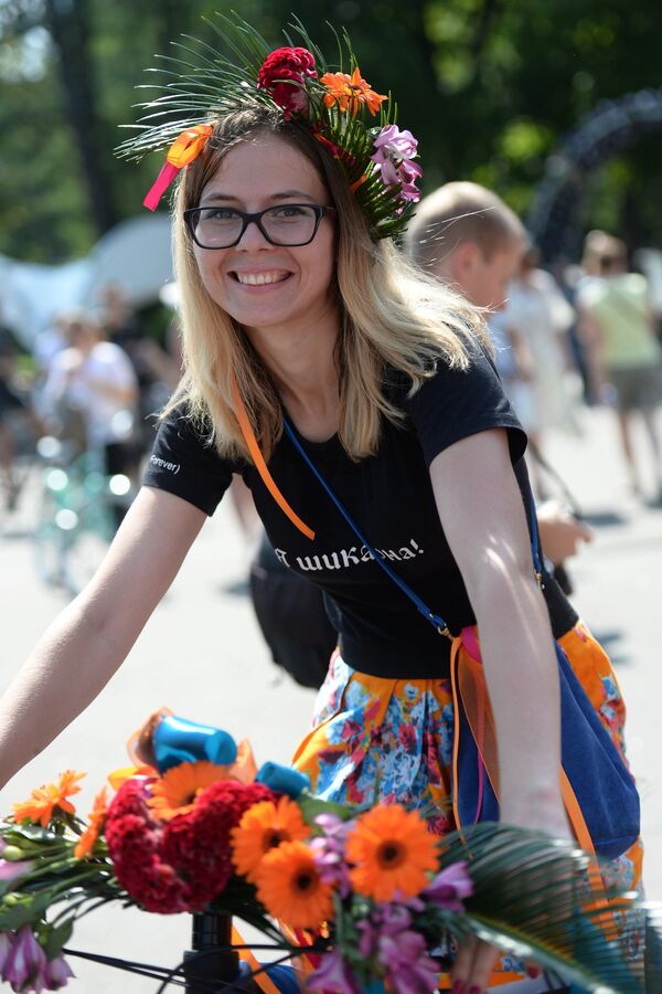 Moscou accueille la parade Lady à vélo - Sputnik Afrique