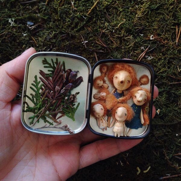 Good Things in Small Packages:  Miniature Dolls That Fit in a Walnut Shell - Sputnik Afrique