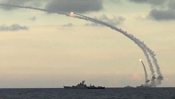 Des navires russes tirent des missiles Kalibr-NK - Sputnik Afrique