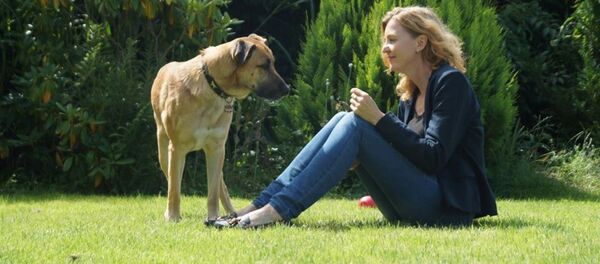 Olivia Sievers et son chien Rubio - Sputnik Afrique