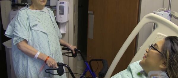 Une sexagénaire de Dallas (Texas) qui avait passé sept mois à attendre une greffe de foie, y a renoncé afin de sauver la vie d'une femme de 23 ans. - Sputnik Afrique