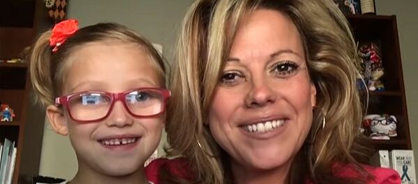 Cailee avec sa mère - Sputnik Afrique