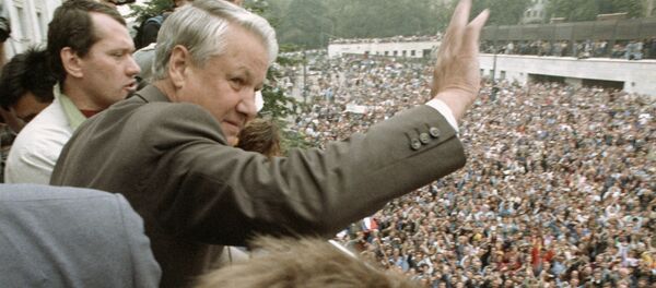 Boris Eltsine pendant un meeting en août 1991 - Sputnik Afrique