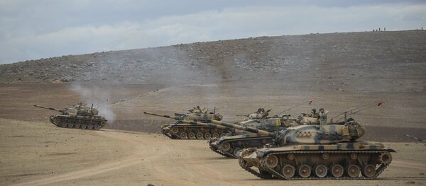 L'attaque des chars turcs - Sputnik Afrique