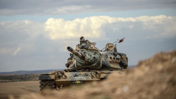 Des chars turcs près de la frontière syrienne (archive photo) - Sputnik Afrique