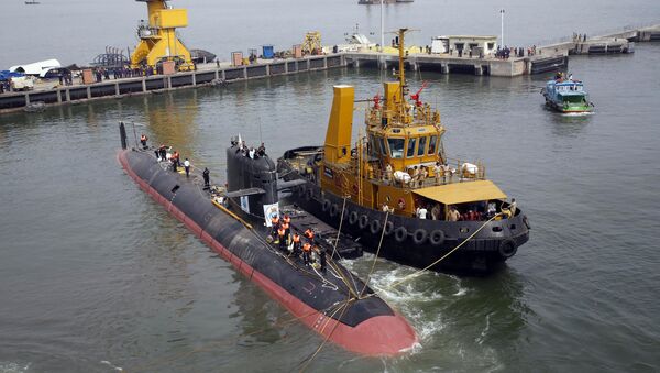 INS Kalvari, un de six sous-marins Scorpene est mis à l'eau à Mumbai, Inde - Sputnik Afrique