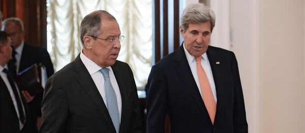 Le ministre russe des Affaires étrangères Sergueï Lavrov et le secrétaire d'Etat américain John Kerry - Sputnik Afrique