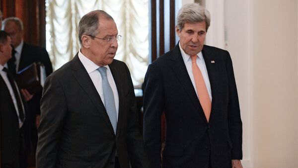 Le ministre russe des Affaires étrangères Sergueï Lavrov et le secrétaire d'Etat américain John Kerry - Sputnik Afrique