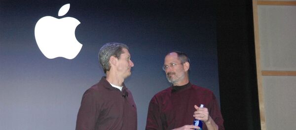 Tim Cook et Steve Jobs - Sputnik Afrique