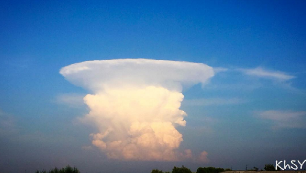 Giant Mushroom Cloud Over Siberia From Thunderstorm - Sputnik Afrique