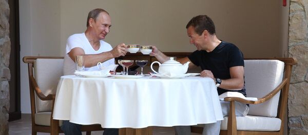 Le président Medvedev et le premier ministre Poutine à Krasnaya Polyana - Sputnik Afrique