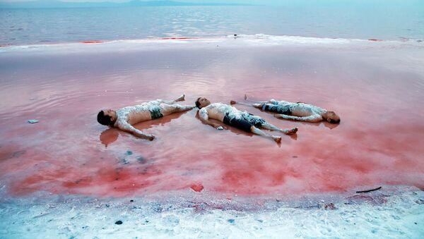 Le lac rose d'Ourmia en Iran - Sputnik Afrique