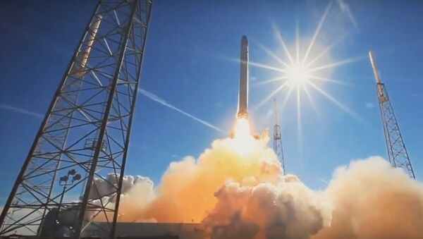 Une fusée Falcon 9 - Sputnik Afrique
