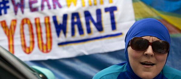 Protestations contre l'interdiction du burkini - Sputnik Afrique