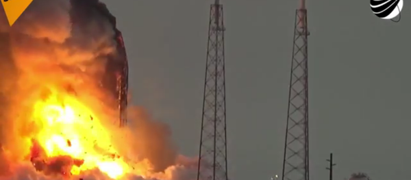 Une fusée Falcon 9 explose au décollage - Sputnik Afrique