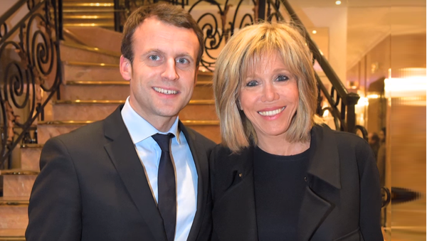 Brigitte Macron et Emmanuel Macron - Sputnik Afrique