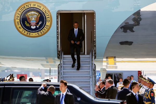 Barack Obama privé de tapis rouge à sa descente de l’avion à l’aéroport de Hangzhou Barack Obama privé de tapis rouge à sa descente de l’avion à l’aéroport de Hangzhou - Sputnik Afrique