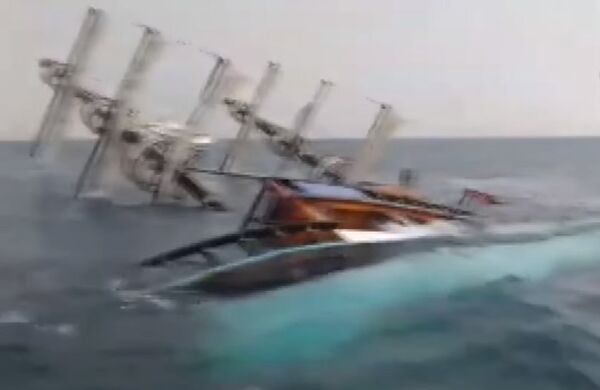 Vidéo du naufrage du bateau touristique en Turquie Vidéo du naufrage du bateau touristique en Turquie - Sputnik Afrique