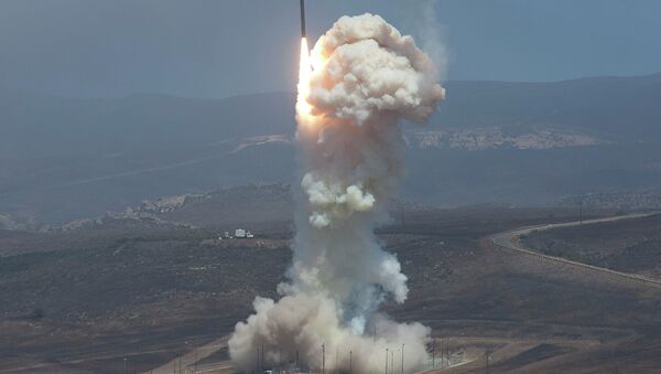 Le lancement du missile-intercepteur Ground-based Midcourse Defense (GMD), le 22 juin 2014 - Sputnik Afrique