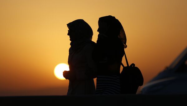 Des femmes portant le hijab - Sputnik Afrique