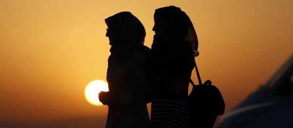Deux femmes musulmanes. Image d'illustration - Sputnik Afrique