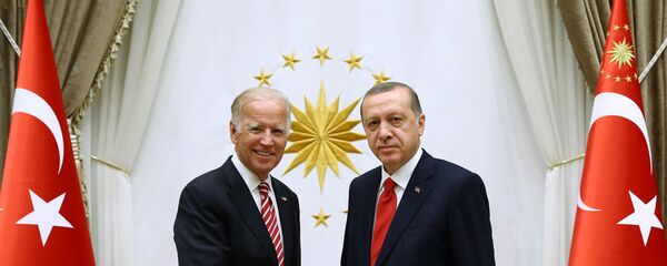 Le vice-président américain Joe Biden et le président turc Recep Tayyip Erdogan - Sputnik Afrique