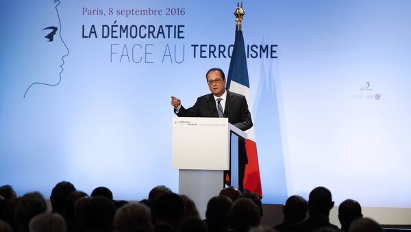 l'intervention de François Hollande dans la salle Wagram - Sputnik Afrique