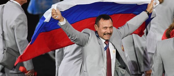 Drapeau russe aux Jeux paralympique de Rio: Un héros est né - Sputnik Afrique