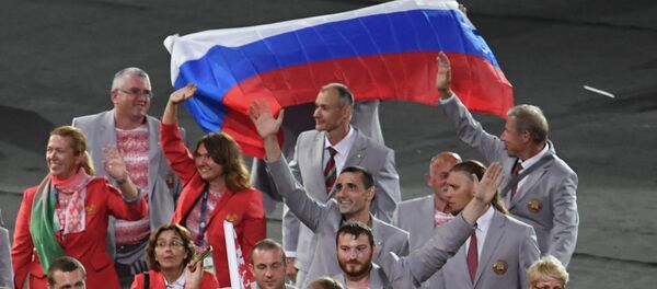 Drapeau russe à l'ouverture des Jeux d'été paralympiques XIV de 2016 à Rio de Janeiro - Sputnik Afrique