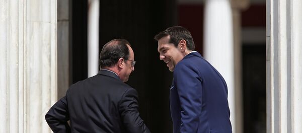 Greek Prime Minister Alexis Tsipras welcomes French President Francois Hollande for a summit of southern European states at Zappeion Hall in Athens, Greece, September 9, 2016. - Sputnik Afrique