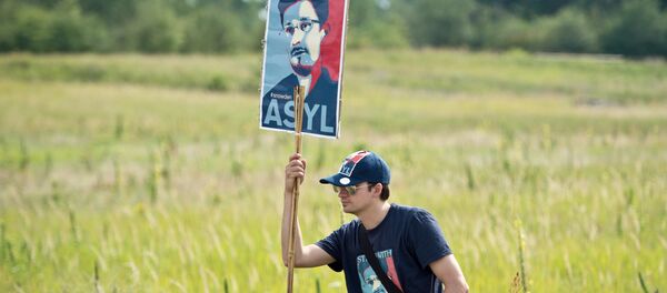 partisan de Snowden - Sputnik Afrique