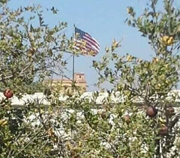 Drapeau US à Tel Abyad Drapeau US à Tel Abyad - Sputnik Afrique