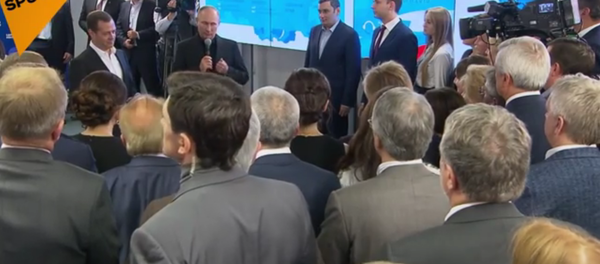 Poutine et Medvedev au siège de Russie unie le jour des élections - Sputnik Afrique