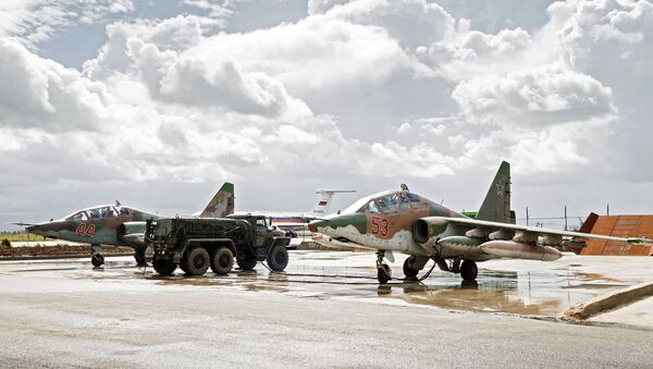Sukhoi Su-25 ground-attack planes of the Russian Aerospace Forces prepare to depart from the Hmeimim airbase in Syria for their permanent location in Russia - Sputnik Afrique