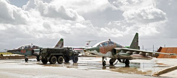Sukhoi Su-25 ground-attack planes of the Russian Aerospace Forces prepare to depart from the Hmeimim airbase in Syria for their permanent location in Russia - Sputnik Afrique