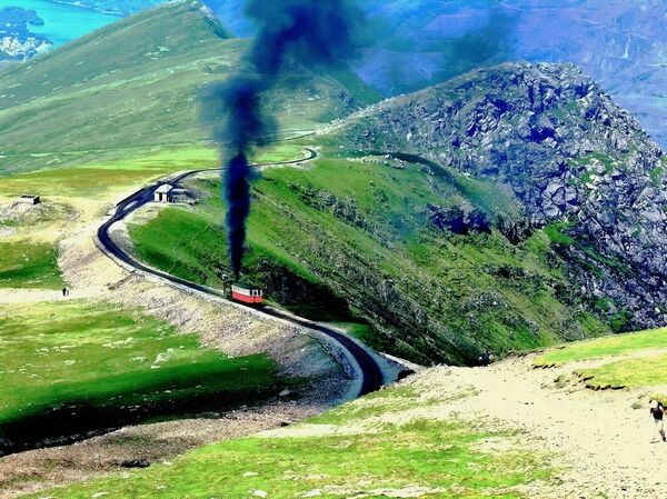 Le chemin de fer permettant de se rendre au sommet de Snowdon - Sputnik Afrique