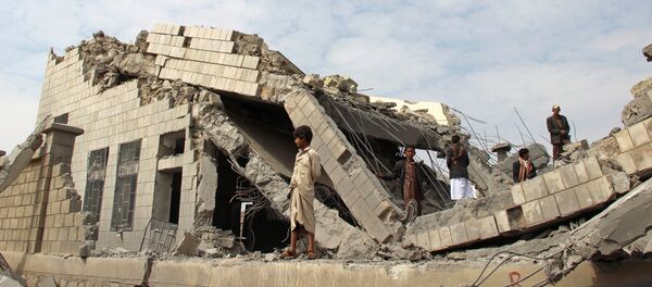 Une école détruite par l'aviation de la coalition arabe au Yémen (14 septembre 2016) Une école détruite par l'aviation de la coalition arabe au Yémen (14 septembre 2016) - Sputnik Afrique