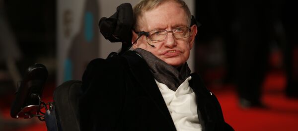 Le physicien britannique Stephen Hawking Le physicien britannique Stephen Hawking - Sputnik Afrique