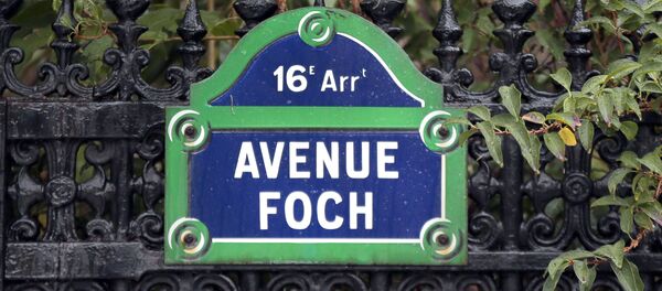 A picture taken on October 8, 2012 in Paris shows a street sign of the Avenue Foch in the 16th sub-district of Paris. - Sputnik Afrique