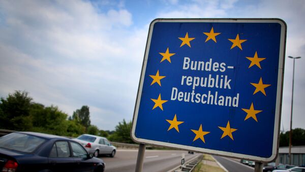 Ein Schild mit der Überschrift Bundesrepublik Deutschland an der Autobahn bei Aachen - Sputnik Afrique