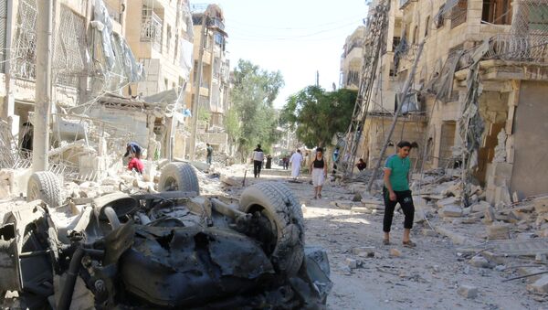 Les dégâts causés par un raid aérien contre un quartier contrôlé par les terroristes près d'Alep - Sputnik Afrique