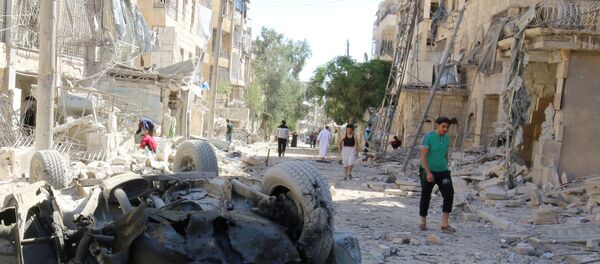 Les dégâts causés par un raid aérien contre un quartier contrôlé par les terroristes près d'Alep - Sputnik Afrique