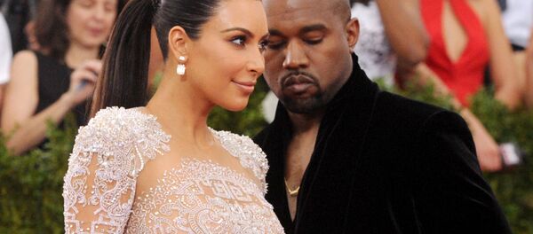 Kim Kardashian et Kanye West - Sputnik Afrique