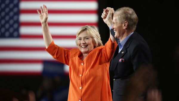 Hillary et Bill Clinton - Sputnik Afrique